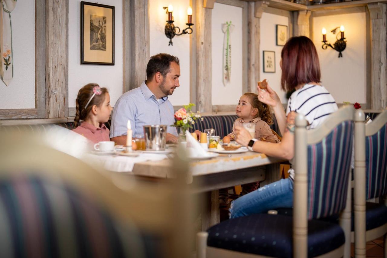 Hotel Reussischer Hof Schmolln  Bagian luar foto