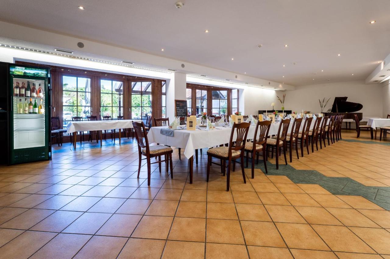 Hotel Reussischer Hof Schmolln  Bagian luar foto