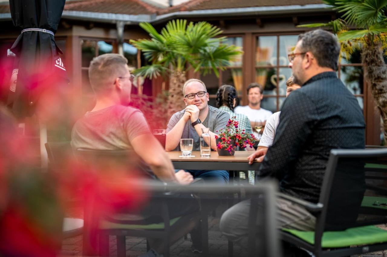Hotel Reussischer Hof Schmolln  Bagian luar foto