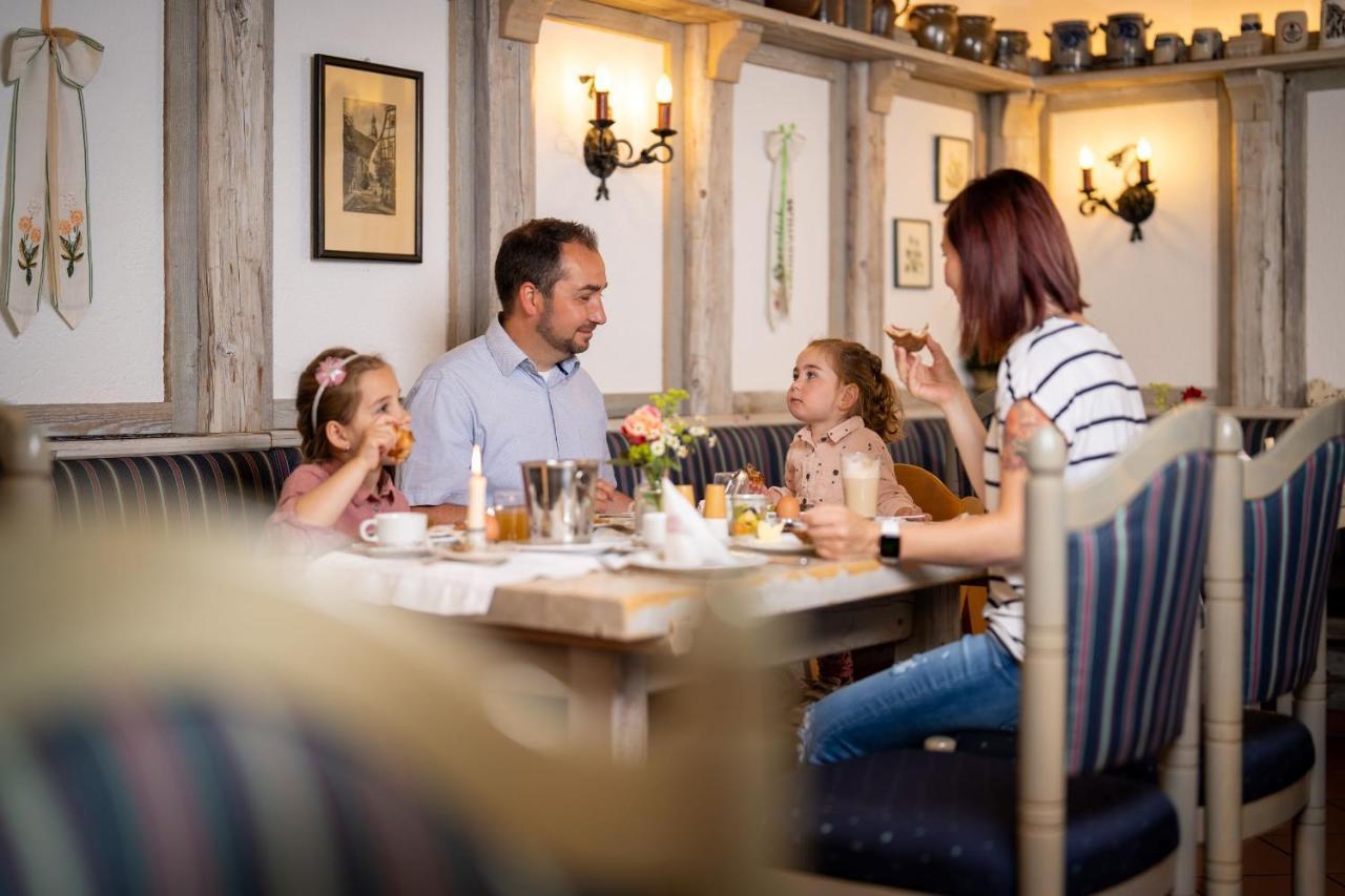 Hotel Reussischer Hof Schmolln  Bagian luar foto