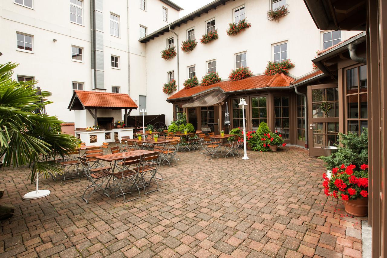 Hotel Reussischer Hof Schmolln  Bagian luar foto